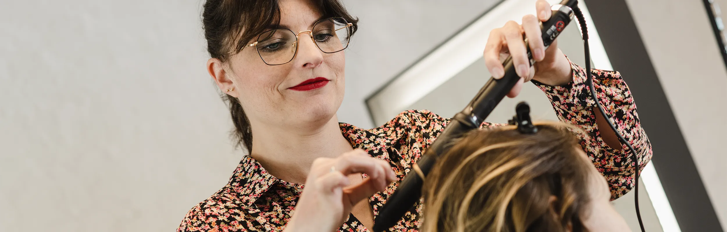 Haarstyling bei Atelier Hauptsache in Heilgenhaus: Balayage für einen schönen Verlauf im Haar